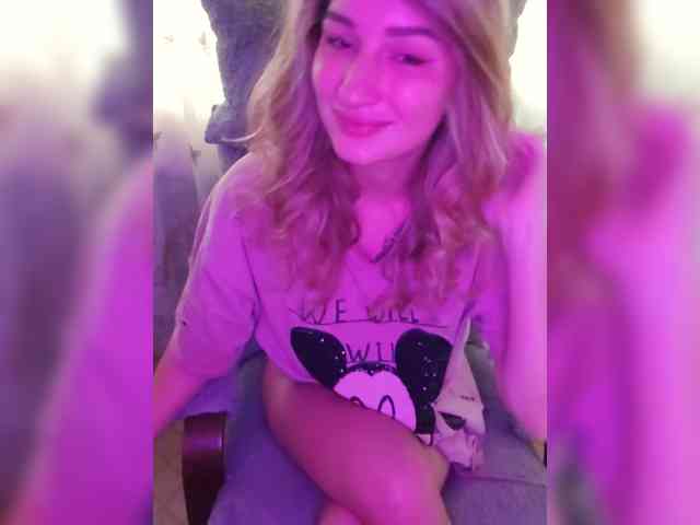 Lola107 webcam