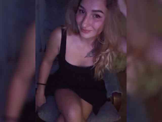 Lola107 webcam