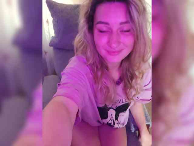 Lola107 webcam