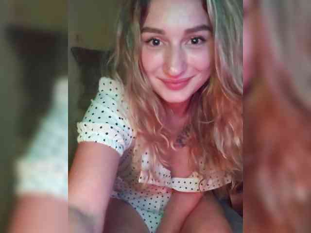 Lola107 webcam