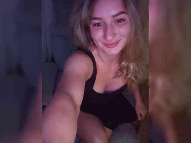 Lola107 webcam