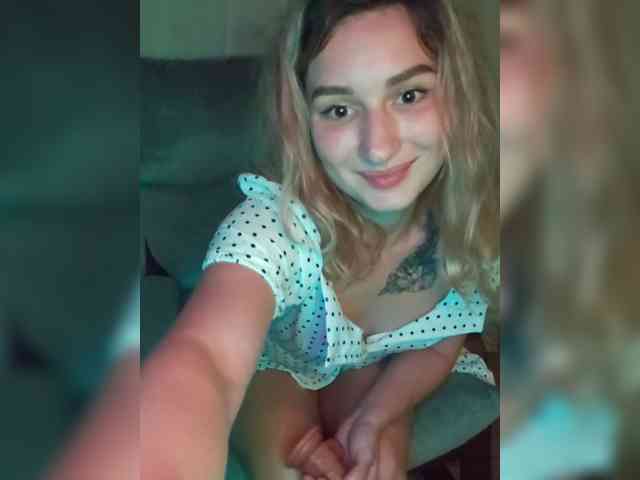 Lola107 webcam