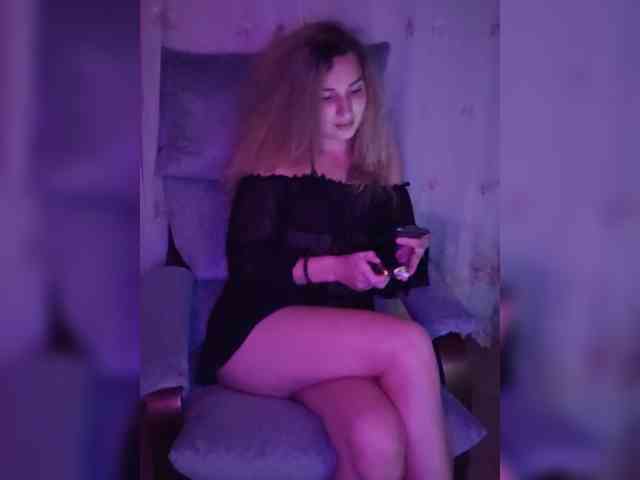 Lola107 webcam