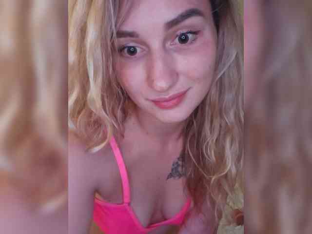 Lola107 webcam