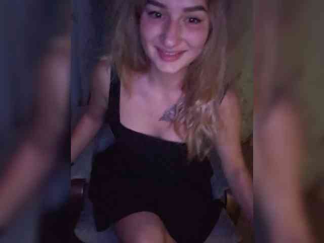 Lola107 webcam