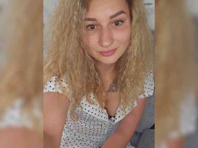 Lola107 webcam