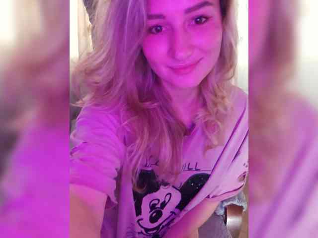 Lola107 webcam