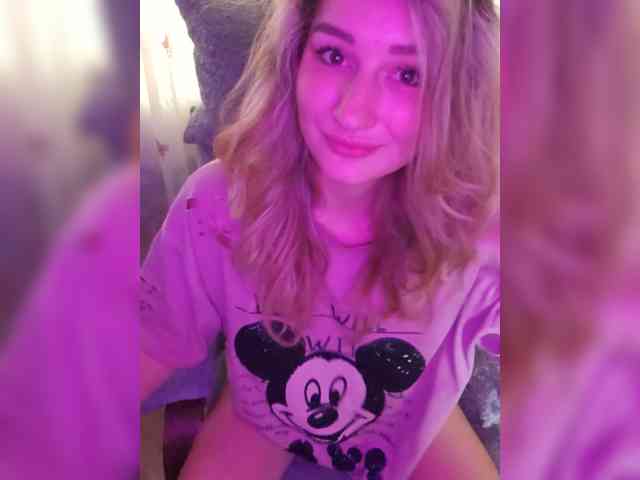Lola107 webcam