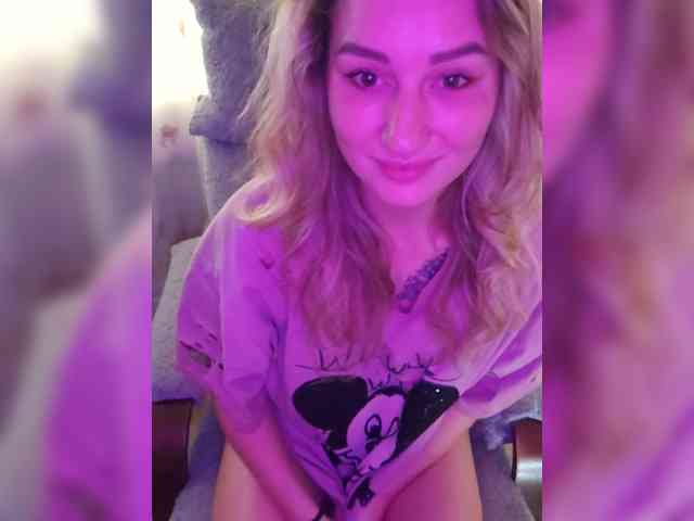Lola107 webcam