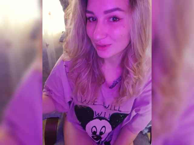 Lola107 webcam