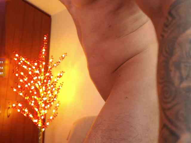 Latin-Green-Eyes Sex Cam Show