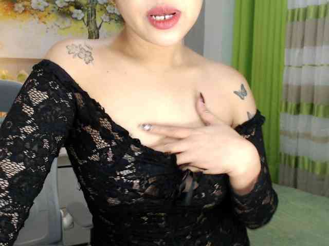 SamanthaSaintz webcam