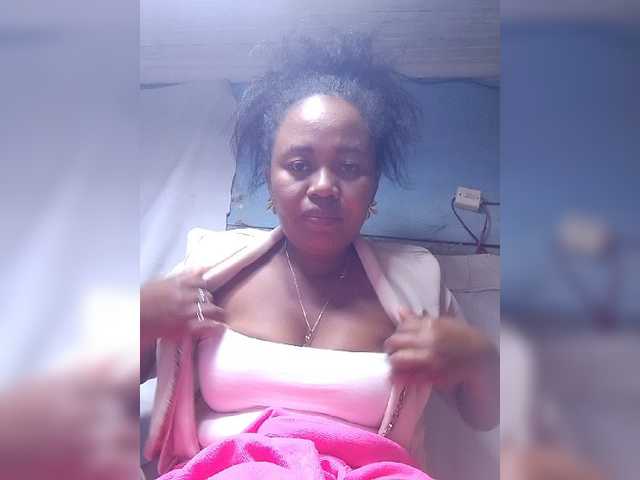 RaJeanne live webcam show