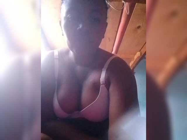 RaJeanne live webcam show