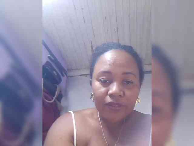 RaJeanne Live Webcam on BongaCams