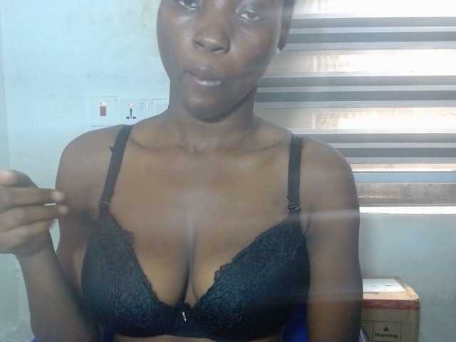 Sexyjuice live cam on BongaCams