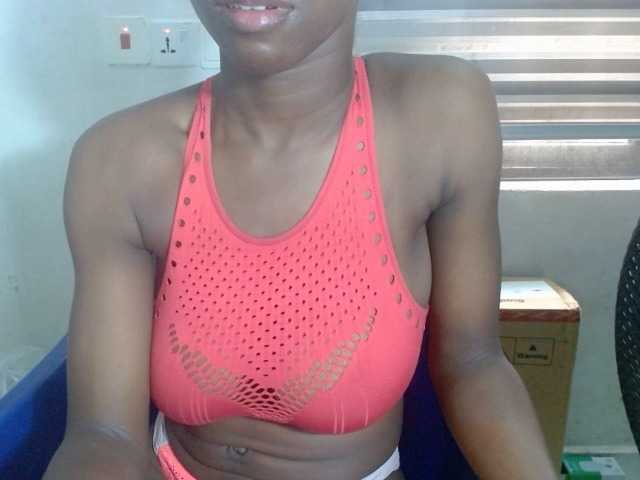 Sexyjuice live cam on BongaCams