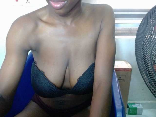 Sexyjuice live cam on BongaCams