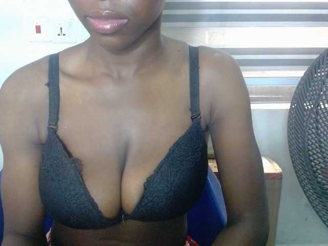 Sexyjuice live cam on BongaCams