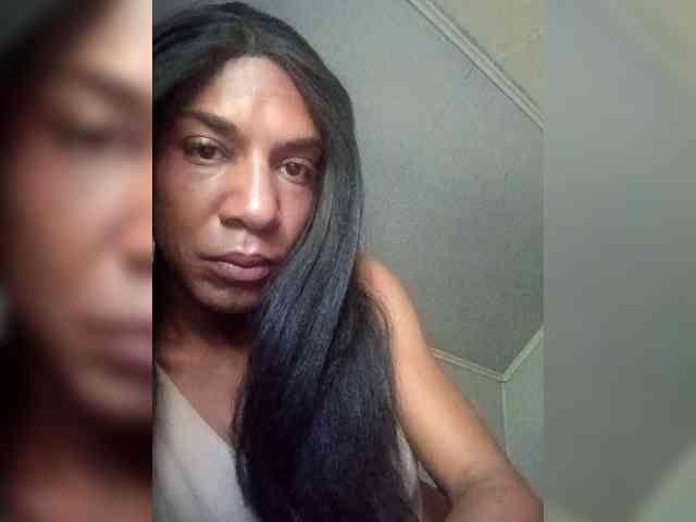 Nikluvlewis Live Webcam on BongaCams