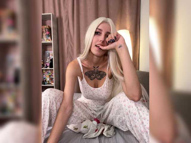 Sonia-Jones live cam