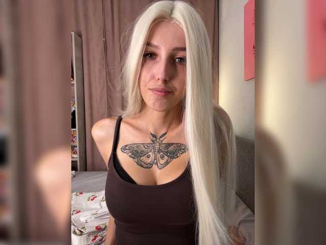 Sonia-Jones live webcam show
