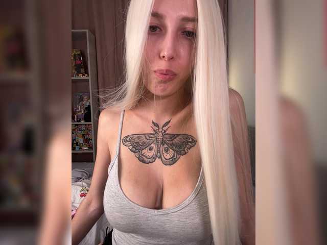 Sonia-Jones live cam on BongaCams