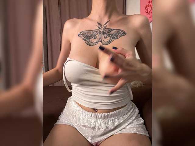 Sonia-Jones live webcam show