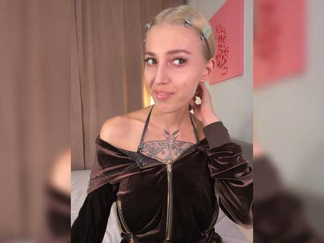 Sonia-Jones live cam on BongaCams
