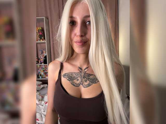 Sonia-Jones live webcam show