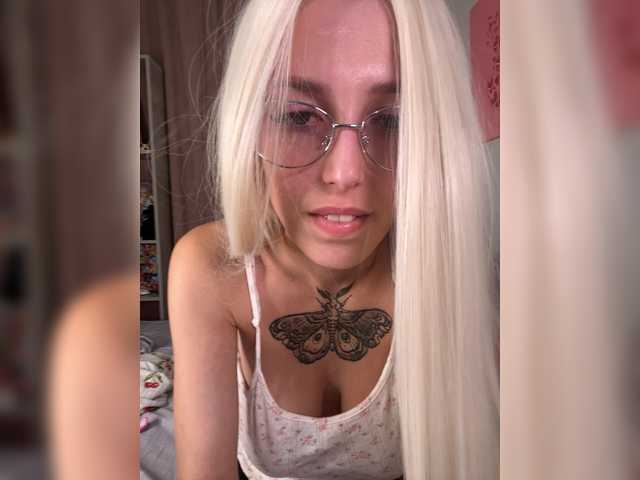 Sonia-Jones live webcam show