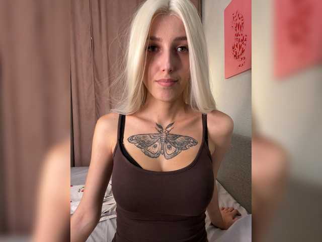 Sonia-Jones live webcam show
