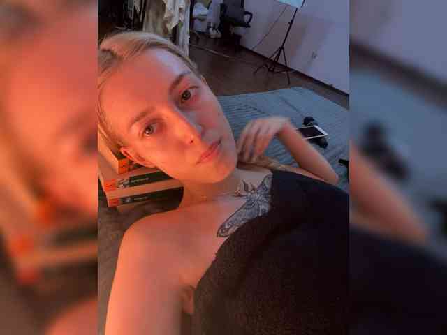 Sonia-Jones webcam
