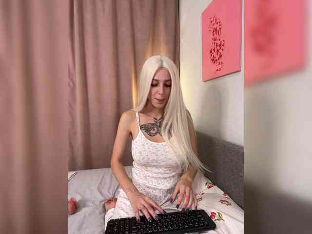 Sonia-Jones webcam