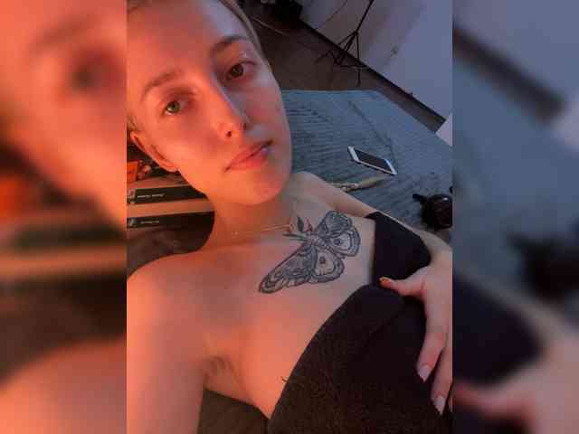 Sonia-Jones webcam