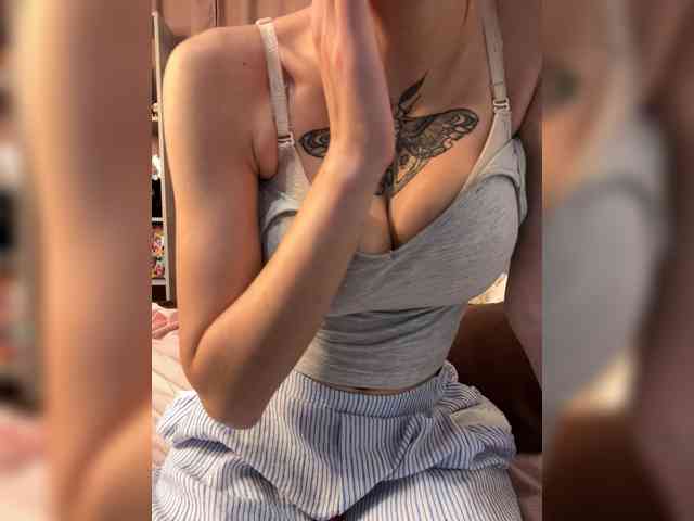 Sonia-Jones webcam