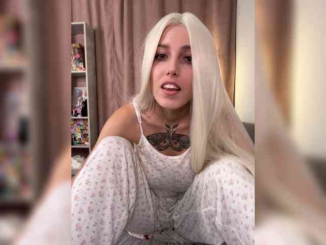 Sonia-Jones webcam