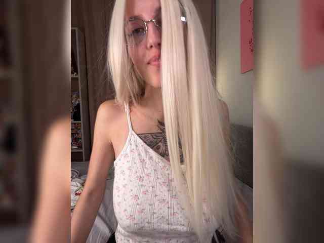 Sonia-Jones webcam