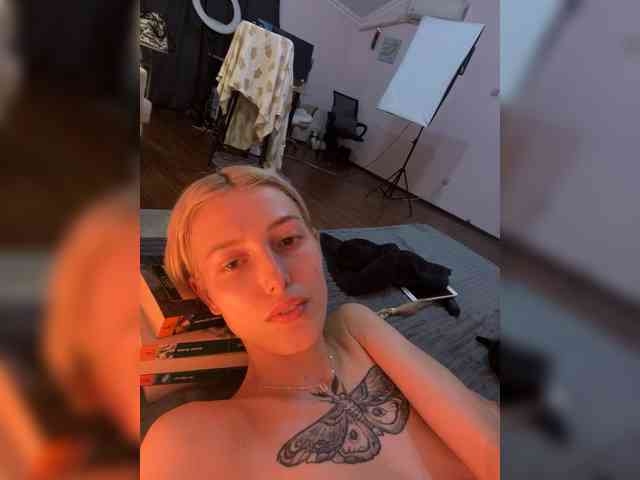 Sonia-Jones webcam