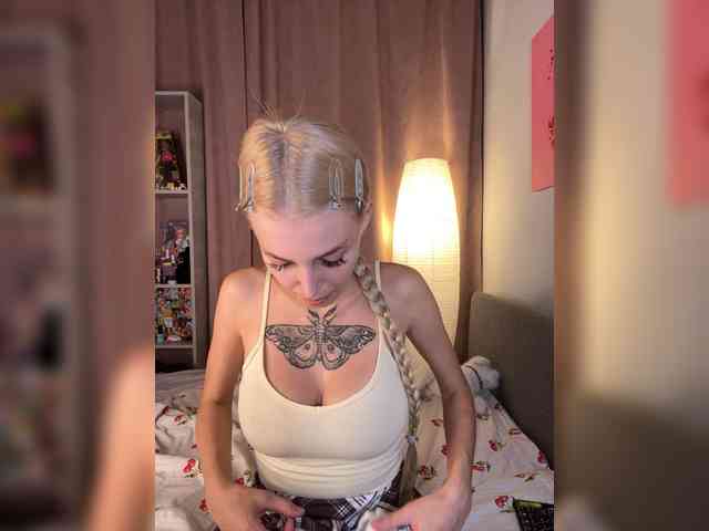 Sonia-Jones webcam