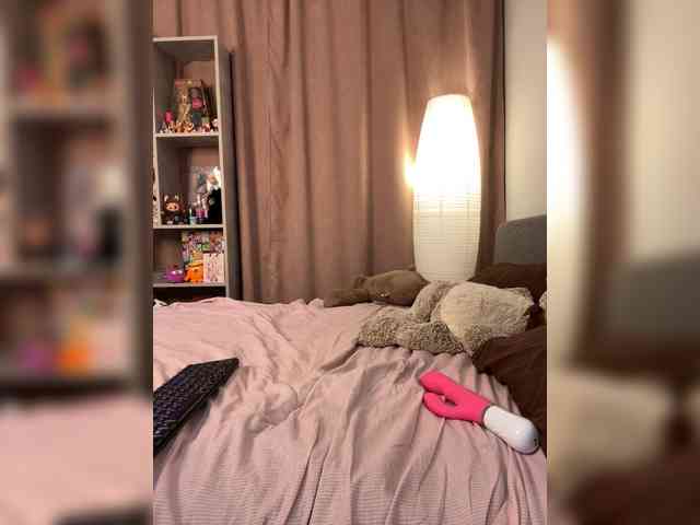 Sonia-Jones webcam