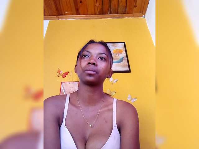 Sahsahsexy live cam on BongaCams