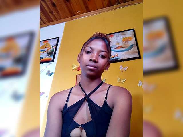 Sahsahsexy live cam on BongaCams