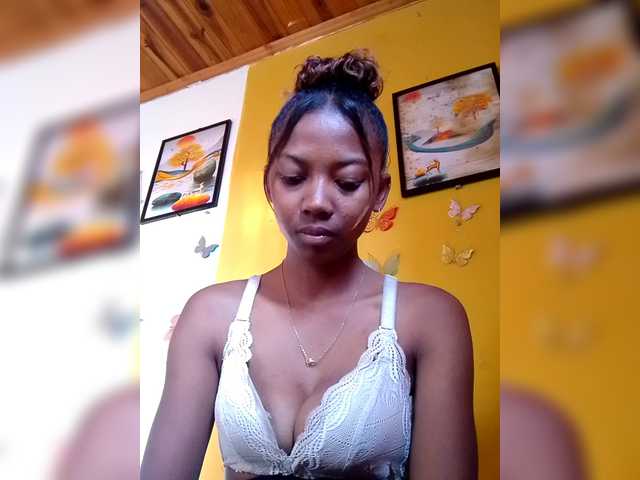 Sahsahsexy live cam on BongaCams