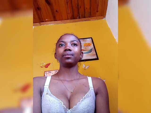 Sahsahsexy live cam on BongaCams