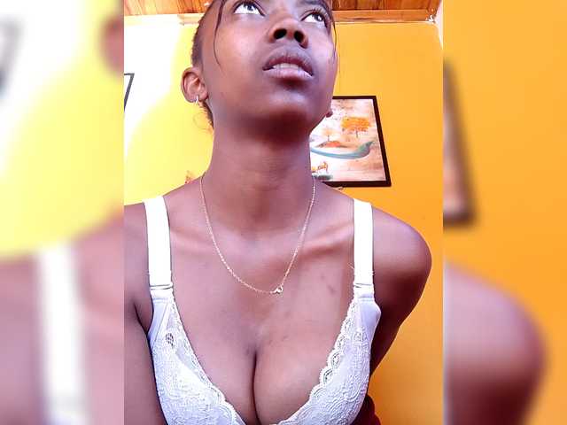 Sahsahsexy live cam on BongaCams