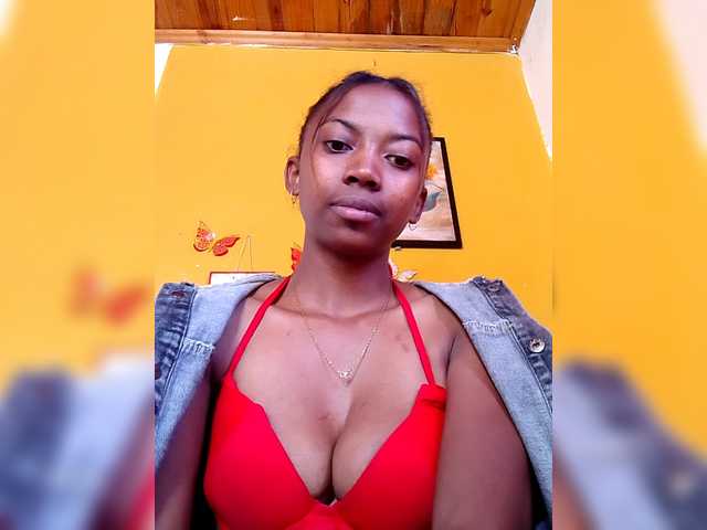 Sahsahsexy live cam on BongaCams