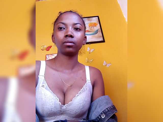 Sahsahsexy live cam on BongaCams