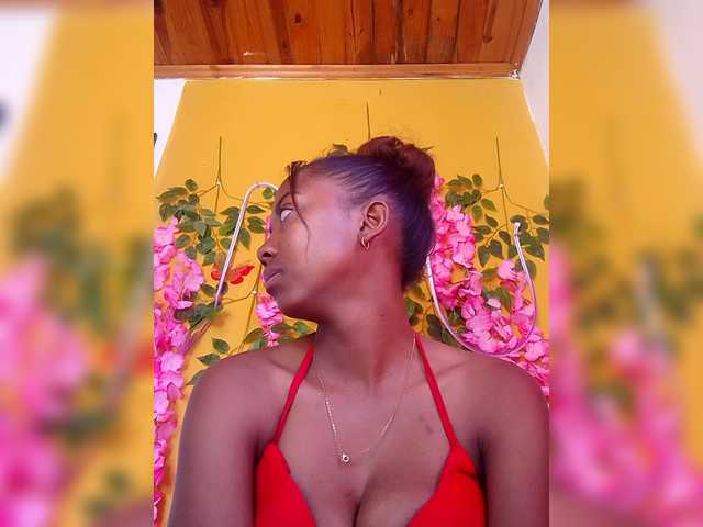 Sahsahsexy live cam on BongaCams