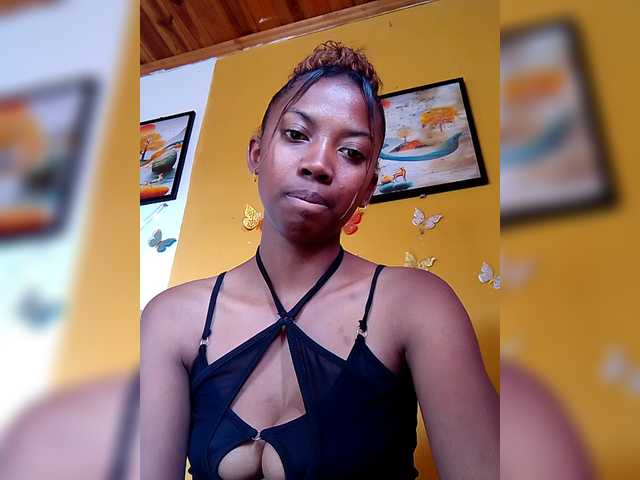 Sahsahsexy live cam on BongaCams